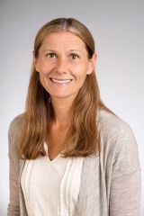 Portrait photo of Rachel Razza.
